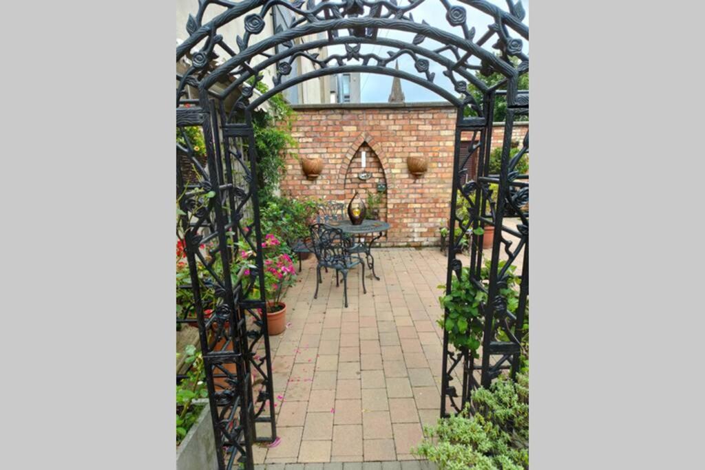 Bt 9 Granny Flat & Walled Garden Белфаст Екстер'єр фото